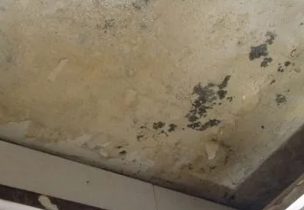 哈尔滨阳台漏水维修公司分享下哈尔滨卫生间渗水维修需要注意哪些问题。